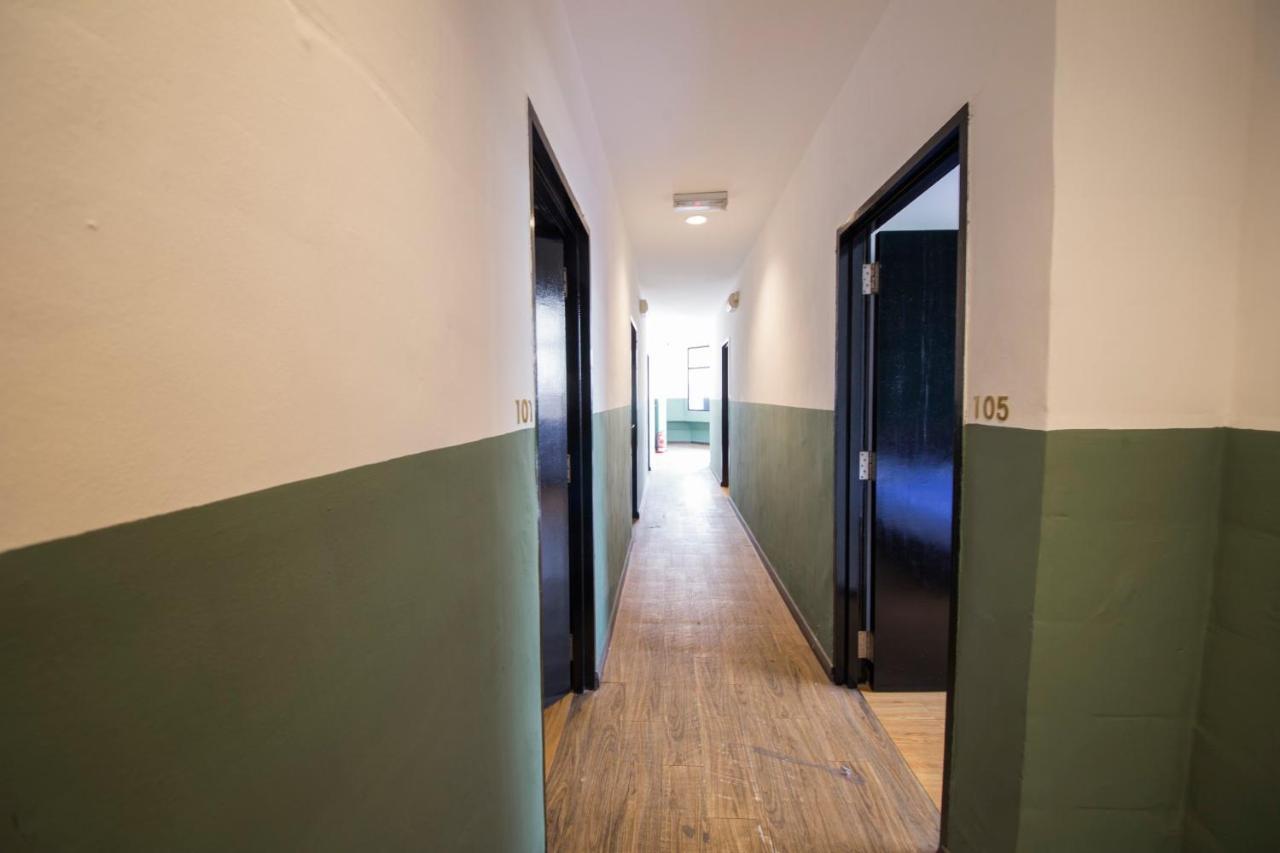 Room V Jalan Jenang By Secoms Бату Пахат Екстериор снимка