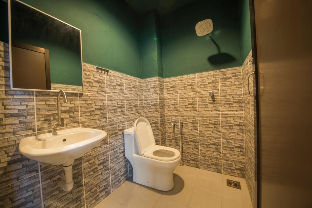 Room V Jalan Jenang By Secoms Бату Пахат Екстериор снимка